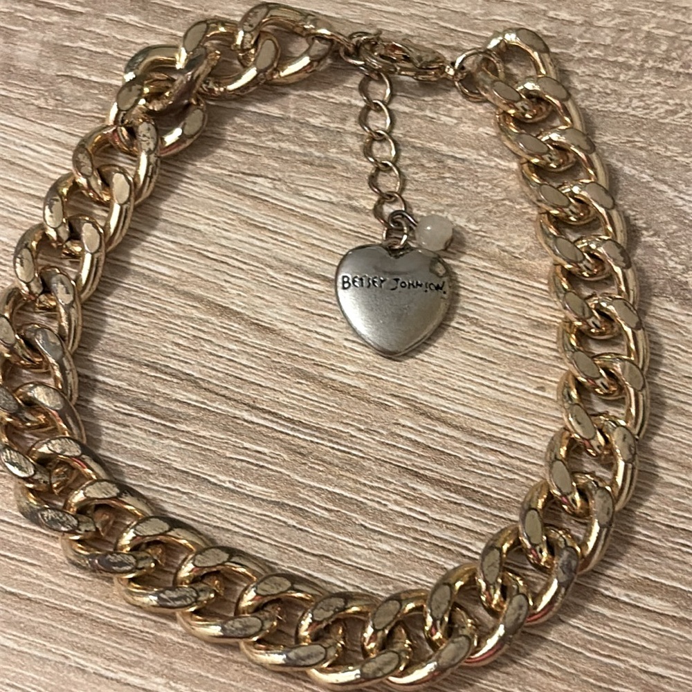 Betsey Johnson link bracelet gold tone